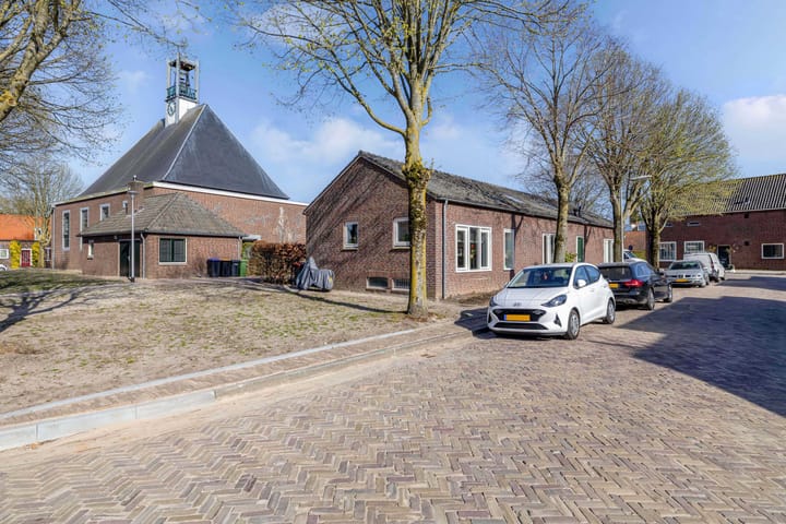 Photo 2 of Kerkplein 32-B