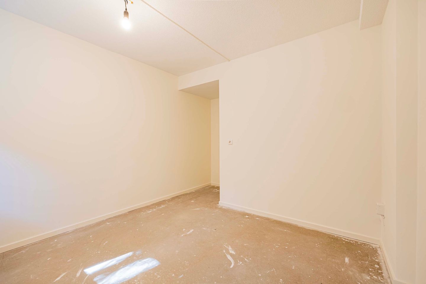 Foto 14 van Anjelierlaan 10-A