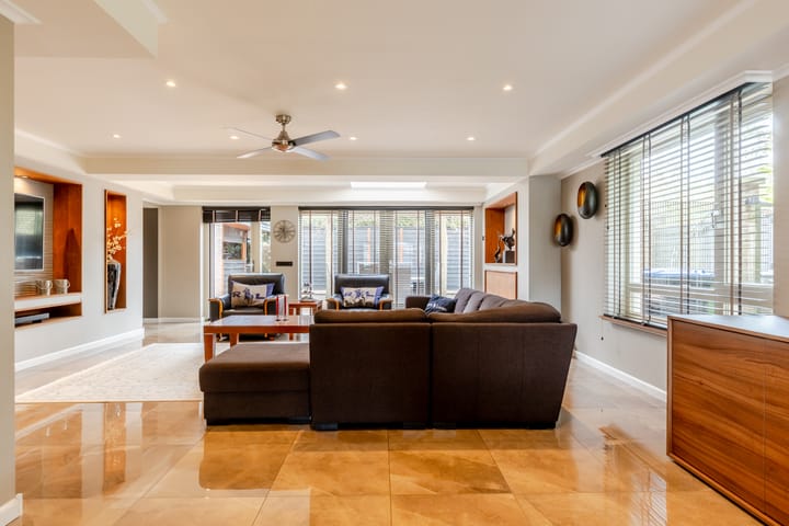 Foto 13 van Waterviolier 12