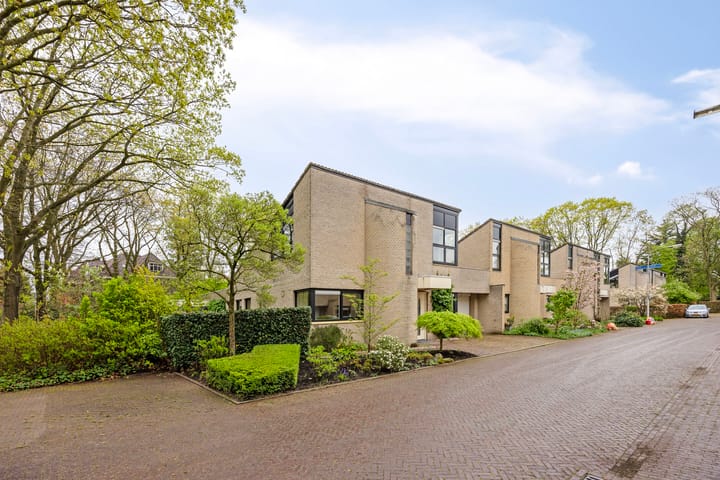 Foto 1 van Eugène Lückerstraat 1