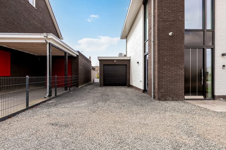 Foto 8 van Richard Feynmanstraat 29