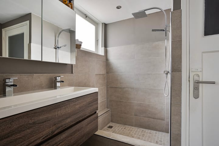 Foto 18 van Canadalaan 9