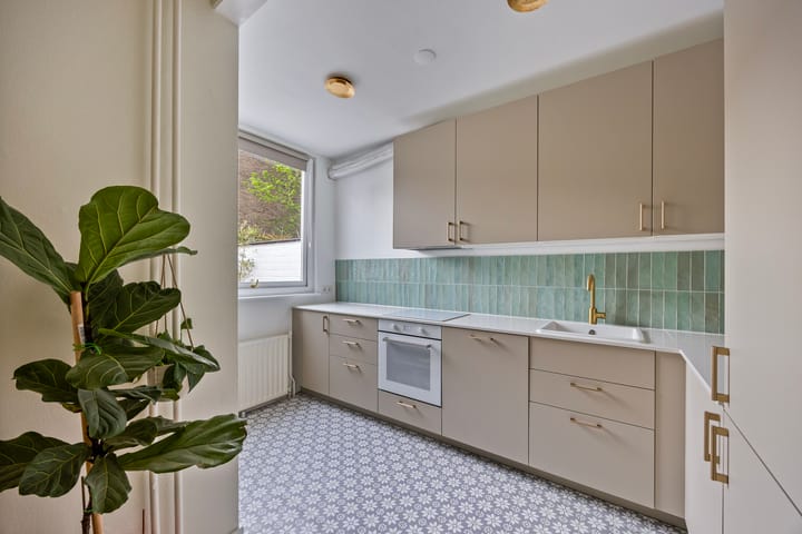 Photo 11 of Waldeck Pyrmontstraat 57