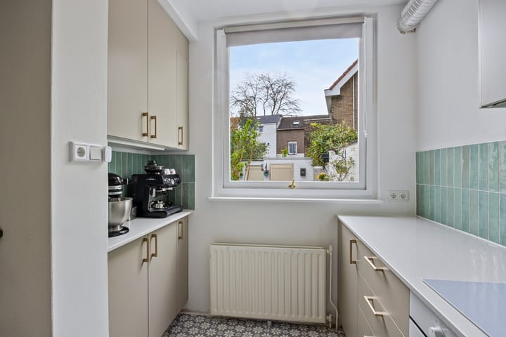 Photo 12 of Waldeck Pyrmontstraat 57