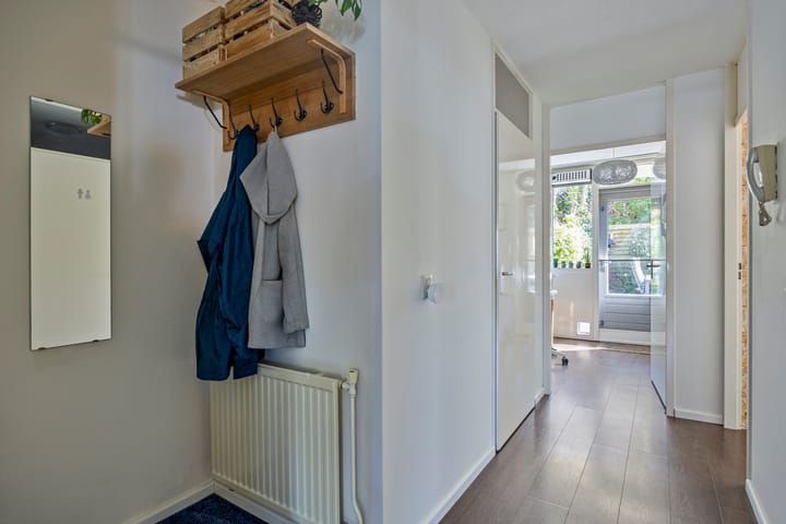Photo 8 of Ridderspoor 24