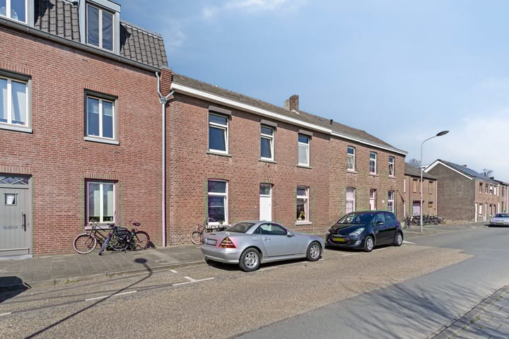 Photo 32 of Dolmansstraat 66