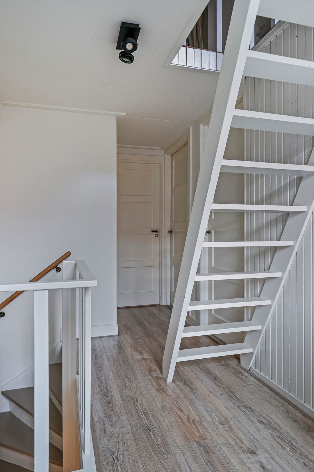 Photo 16 of Hondiusstraat 2-A