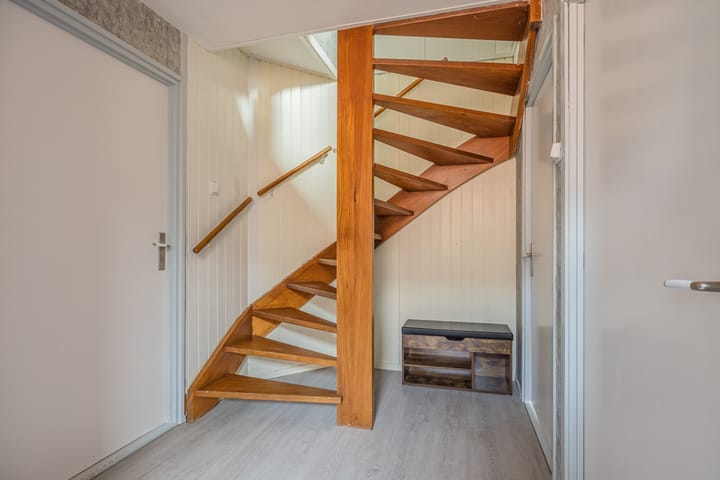 Photo 18 of Emmastraat 11