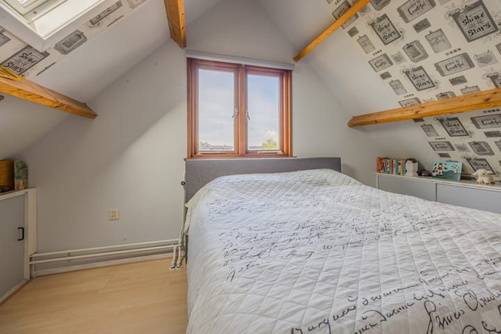 Photo 21 of Emmastraat 11