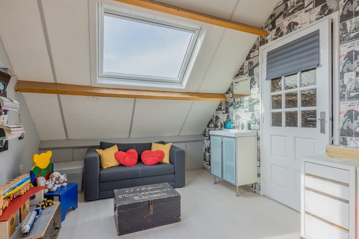 Photo 24 of Emmastraat 11