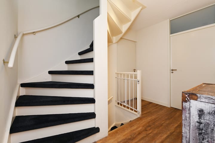 Photo 33 of Burgemeester Hendrixstraat 56