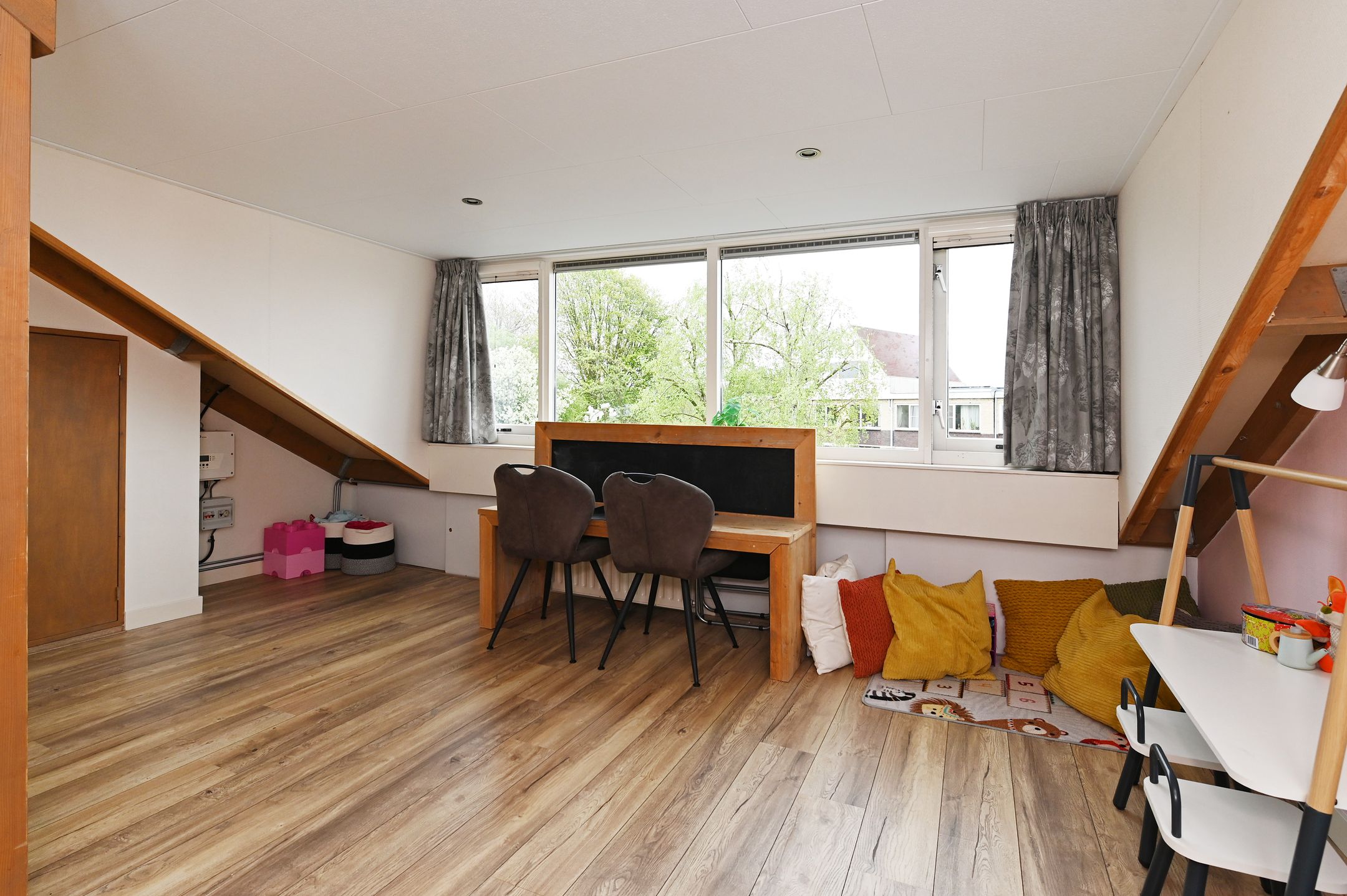 Photo 36 of Burgemeester Hendrixstraat 56