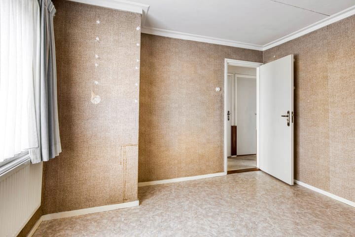 Photo 18 of Irenestraat 11