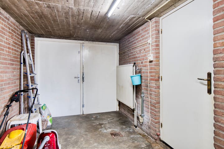 Photo 23 of Irenestraat 11