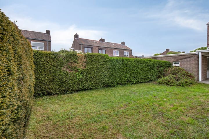 Photo 27 of Irenestraat 11