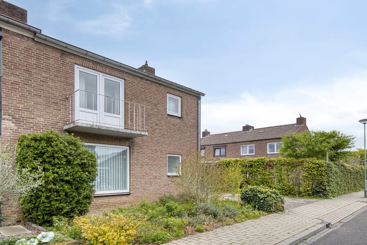 Photo 33 of Irenestraat 11