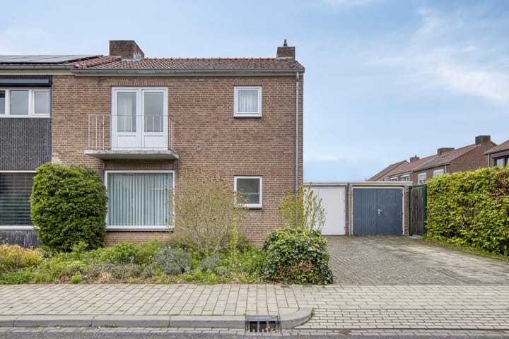 Photo 34 of Irenestraat 11