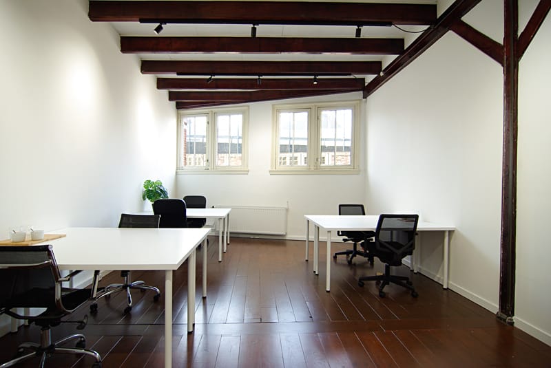 View photo 1 of Warmoesstraat 151