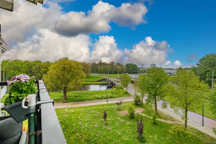 Foto 9 van Louis Armstronglaan 105