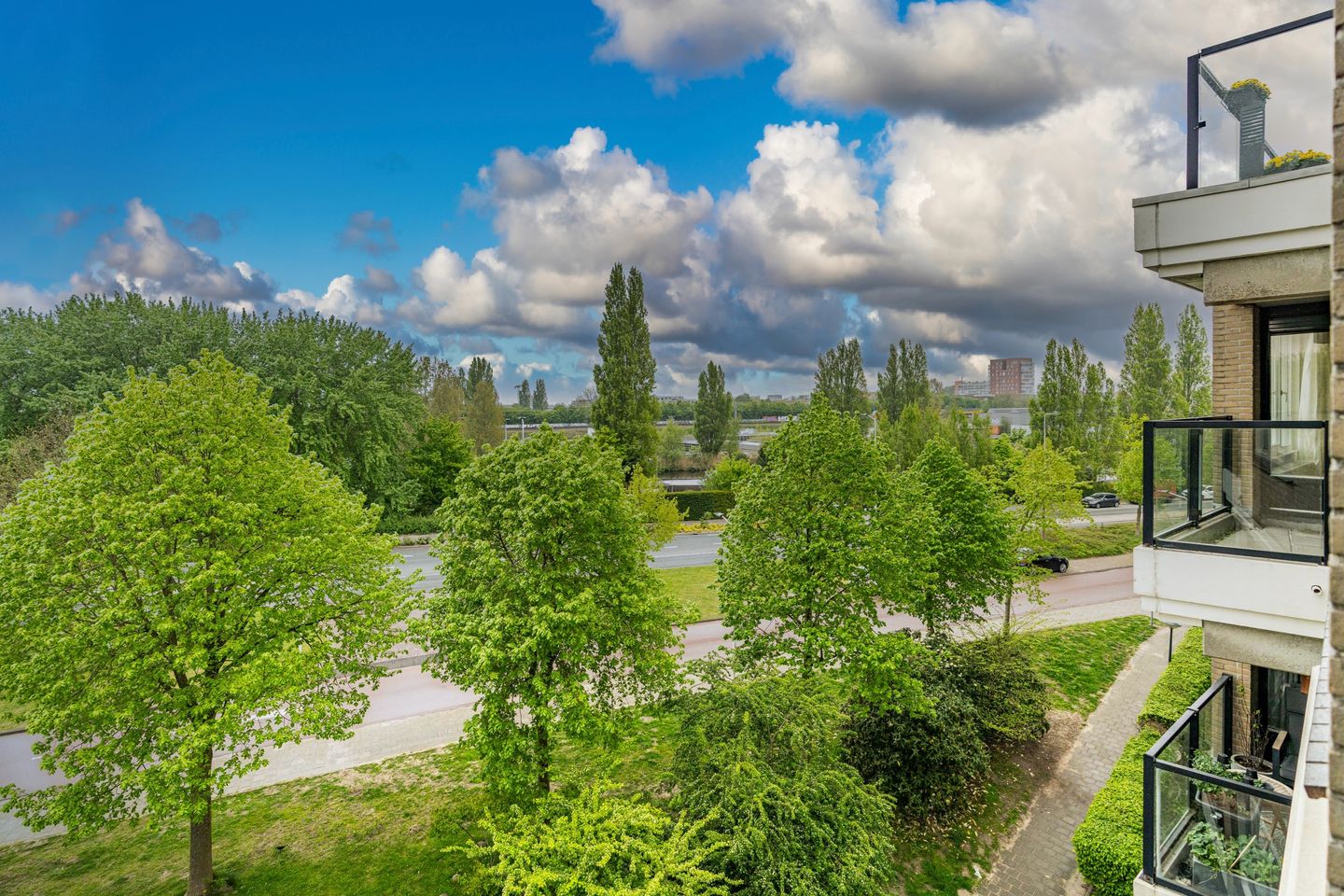 Foto 10 van Louis Armstronglaan 105