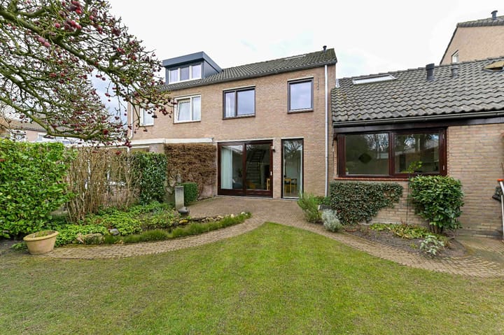 Foto 3 van Bij de Postwagen 33