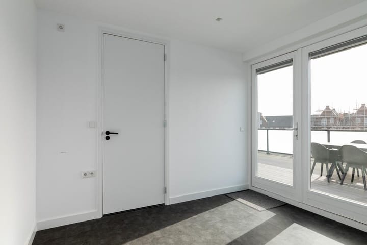 Photo 39 of Stationsweg 31-B