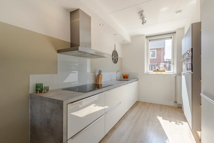 Photo 7 of Bachstraat 5