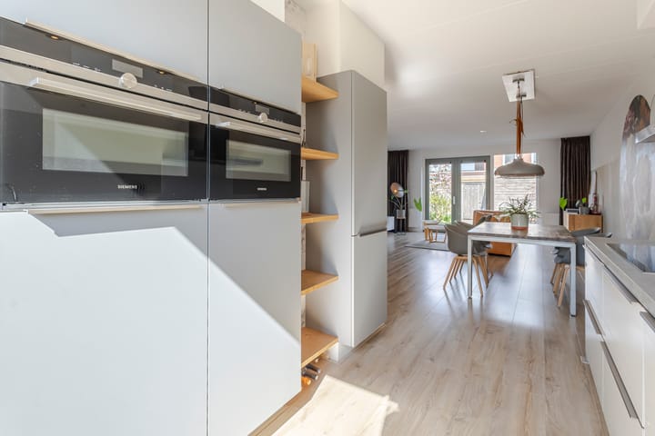 Photo 8 of Bachstraat 5