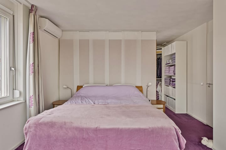 Foto 21 van Dominee Van Ingenstraat 4