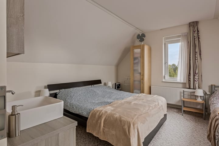 Foto 35 van Dominee Van Ingenstraat 4