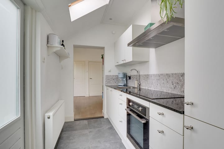 Photo 16 of Verenigingstraat 66