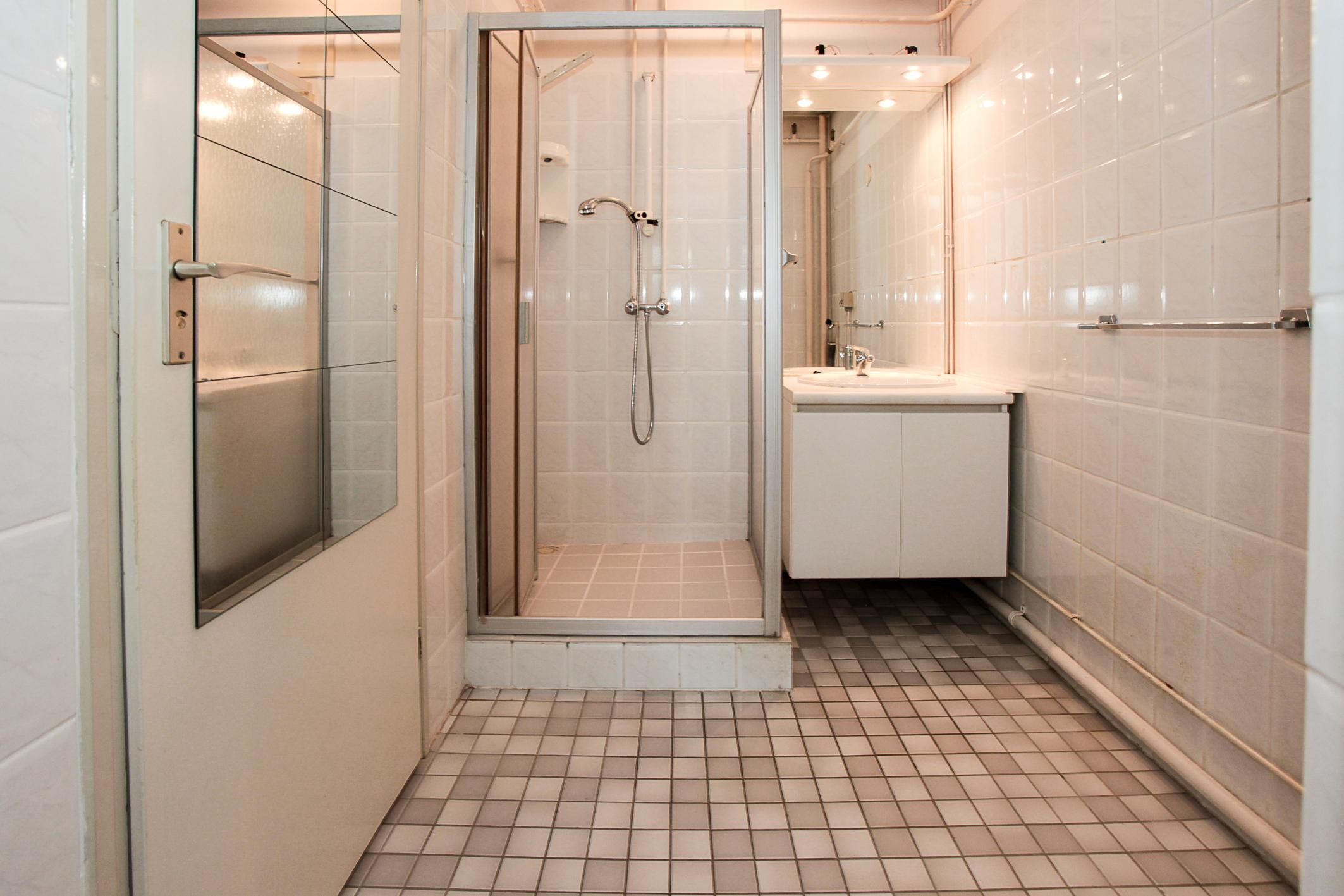 Photo 6 of Stationsweg 92-609