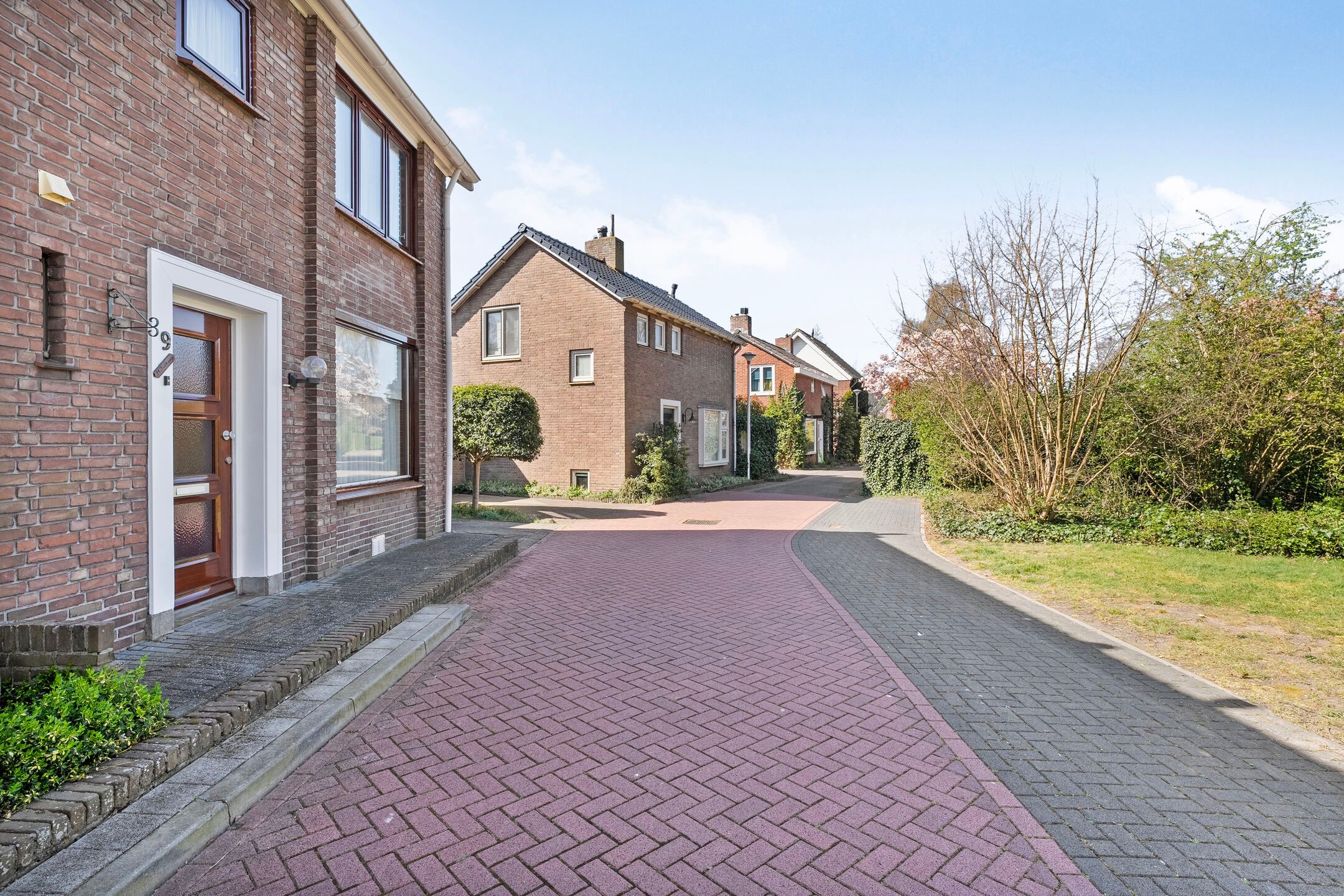 Foto 3 van Meidoornlaan 9