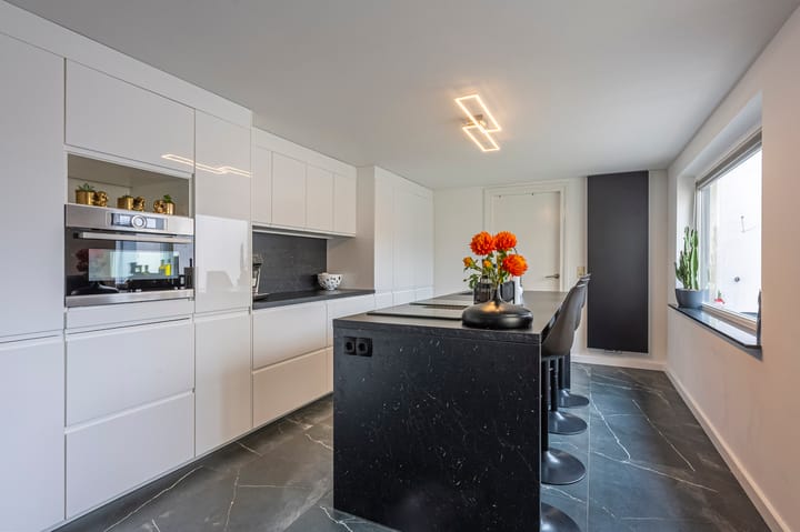 Foto 8 van Dr. Poelsplein 8