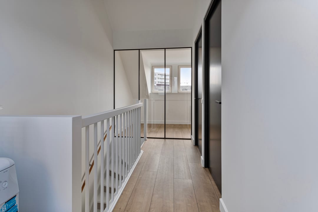 Photo 32 of Voorbuurt 57