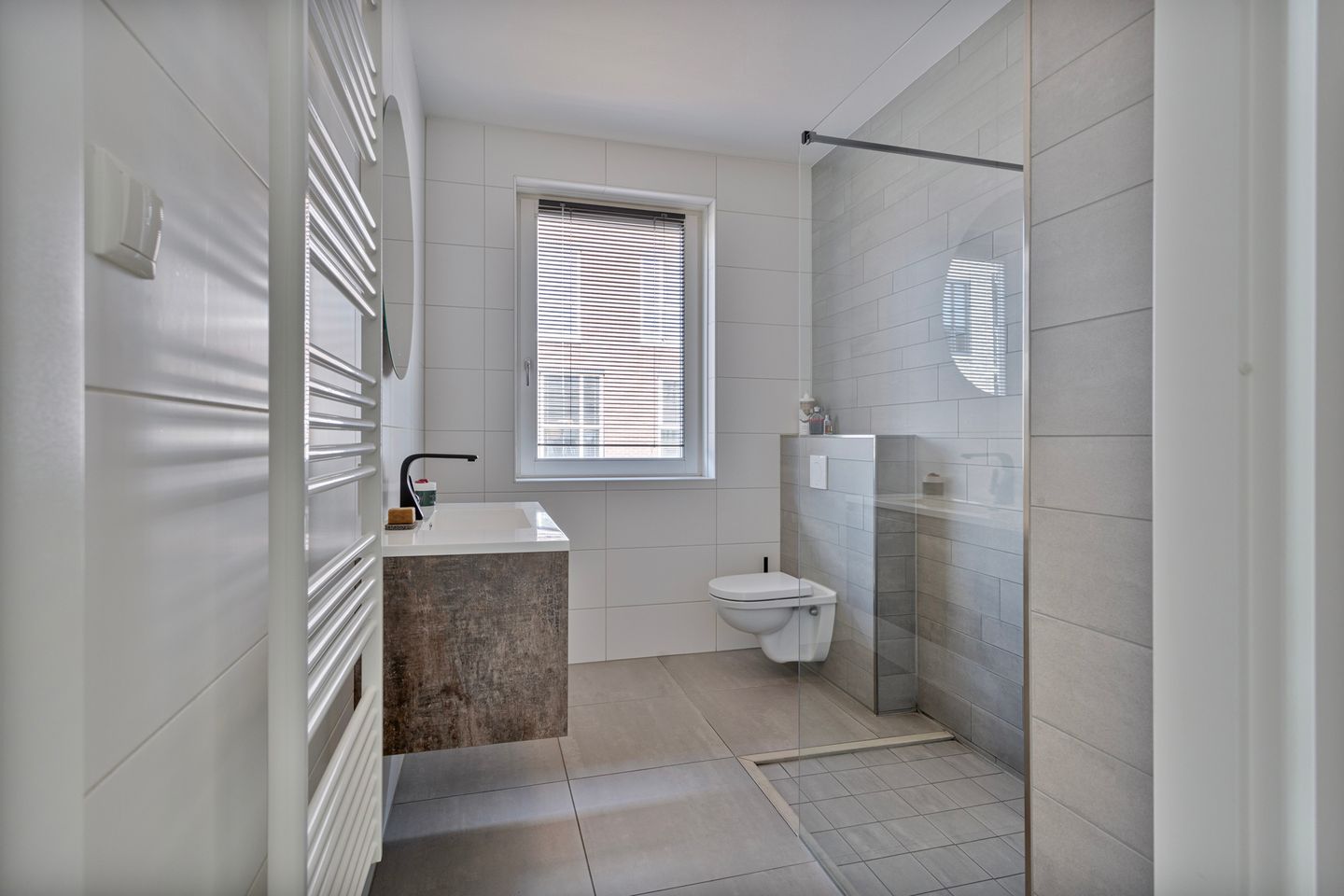 Photo 4 of Voorbuurt 57