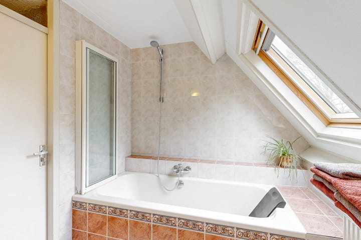 Foto 45 van Weegbree 72