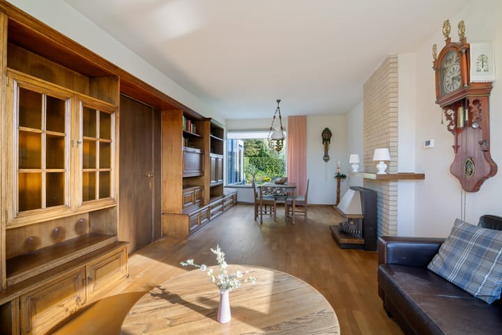 Photo 4 of Burgemeester De Vriesstraat 11