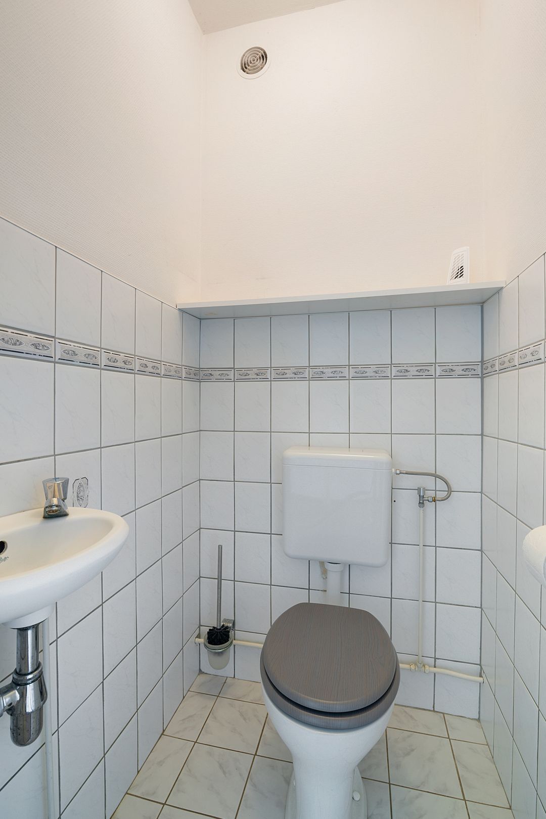 Photo 7 of Burgemeester De Vriesstraat 11