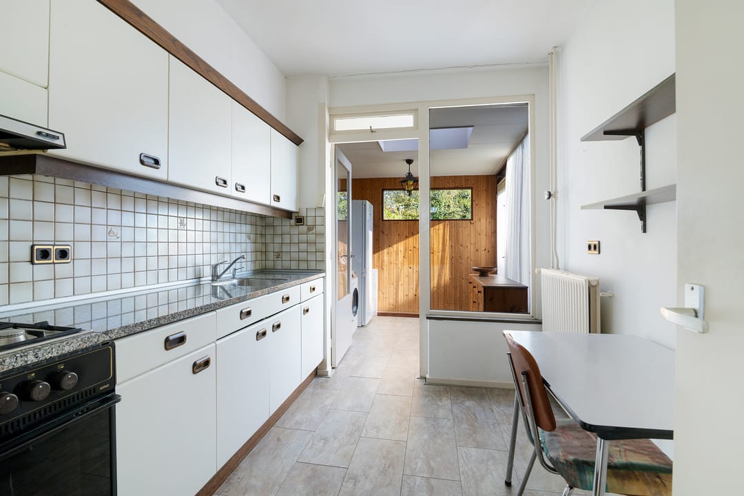 Photo 13 of Burgemeester De Vriesstraat 11