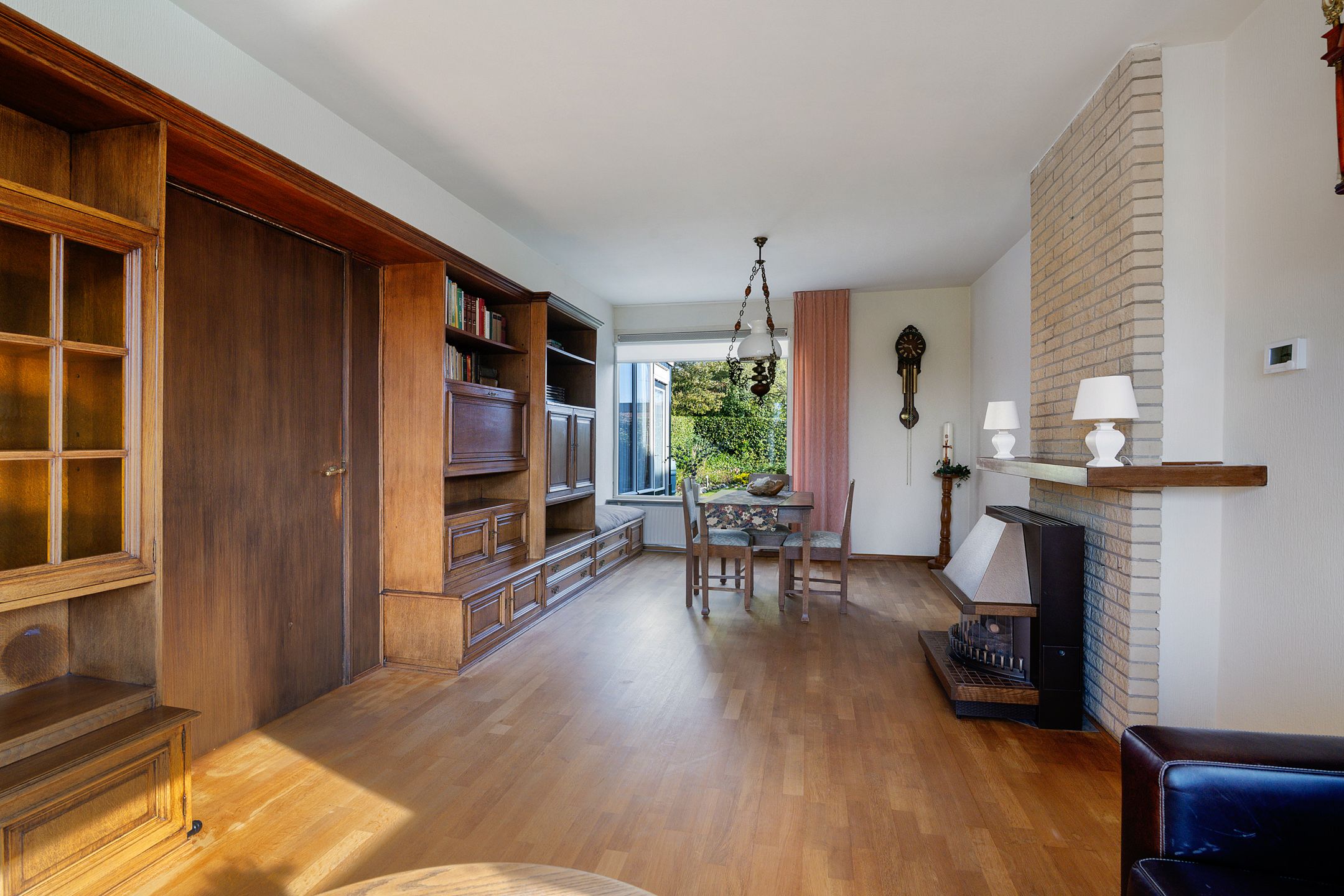 Photo 12 of Burgemeester De Vriesstraat 11