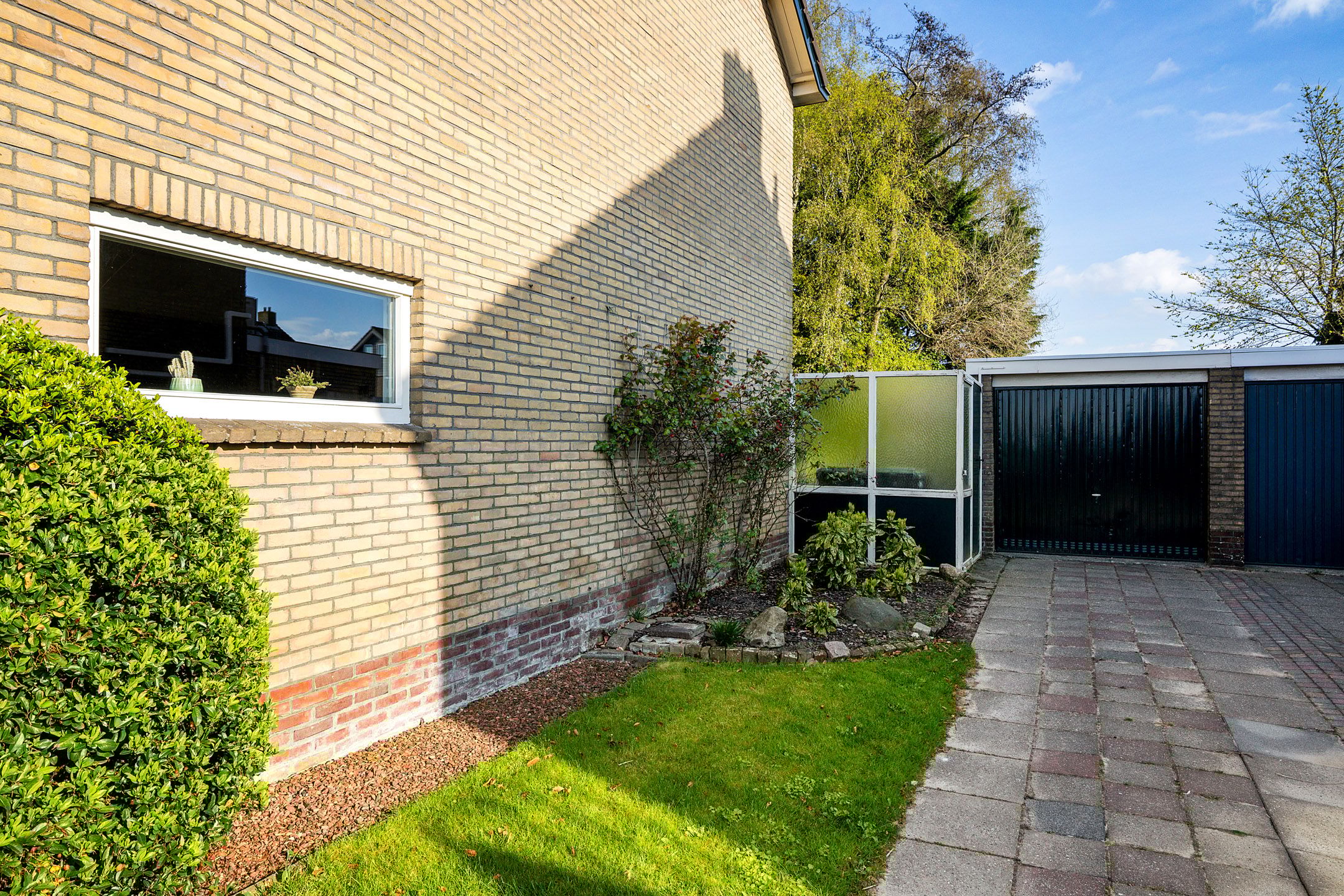 Photo 33 of Burgemeester De Vriesstraat 11