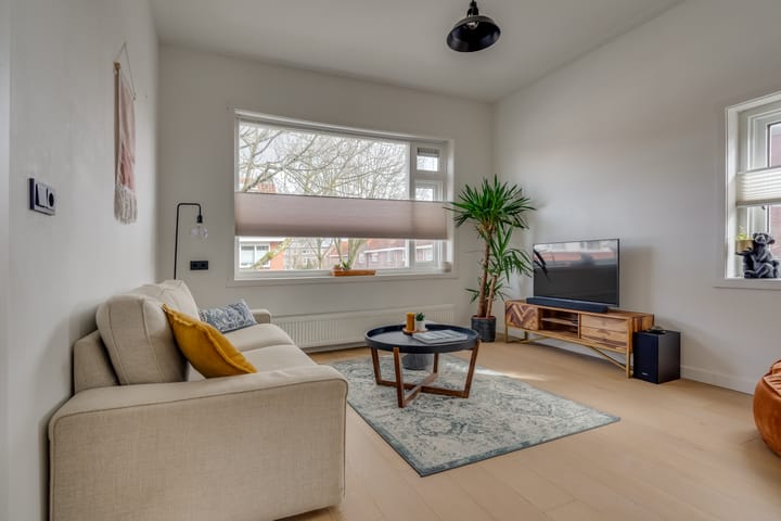 Photo 4 of Johannes Uitenbogaertstraat 36-BS