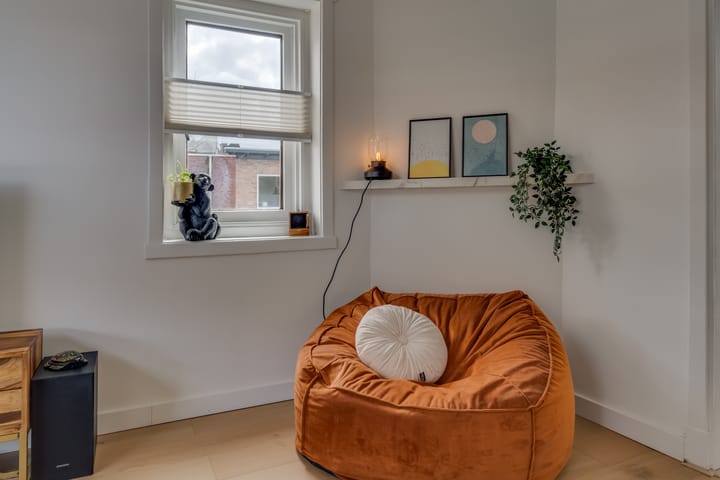 Photo 7 of Johannes Uitenbogaertstraat 36-BS