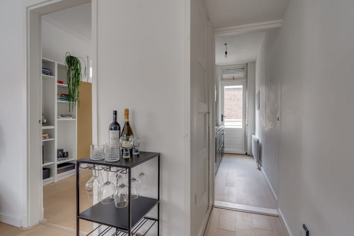 Photo 11 of Johannes Uitenbogaertstraat 36-BS