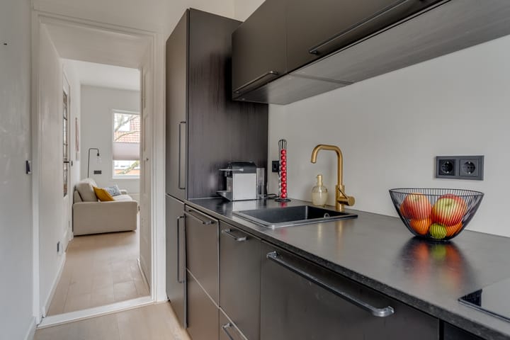 Photo 12 of Johannes Uitenbogaertstraat 36-BS