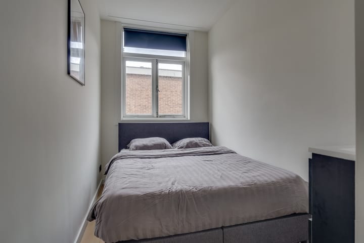 Photo 15 of Johannes Uitenbogaertstraat 36-BS