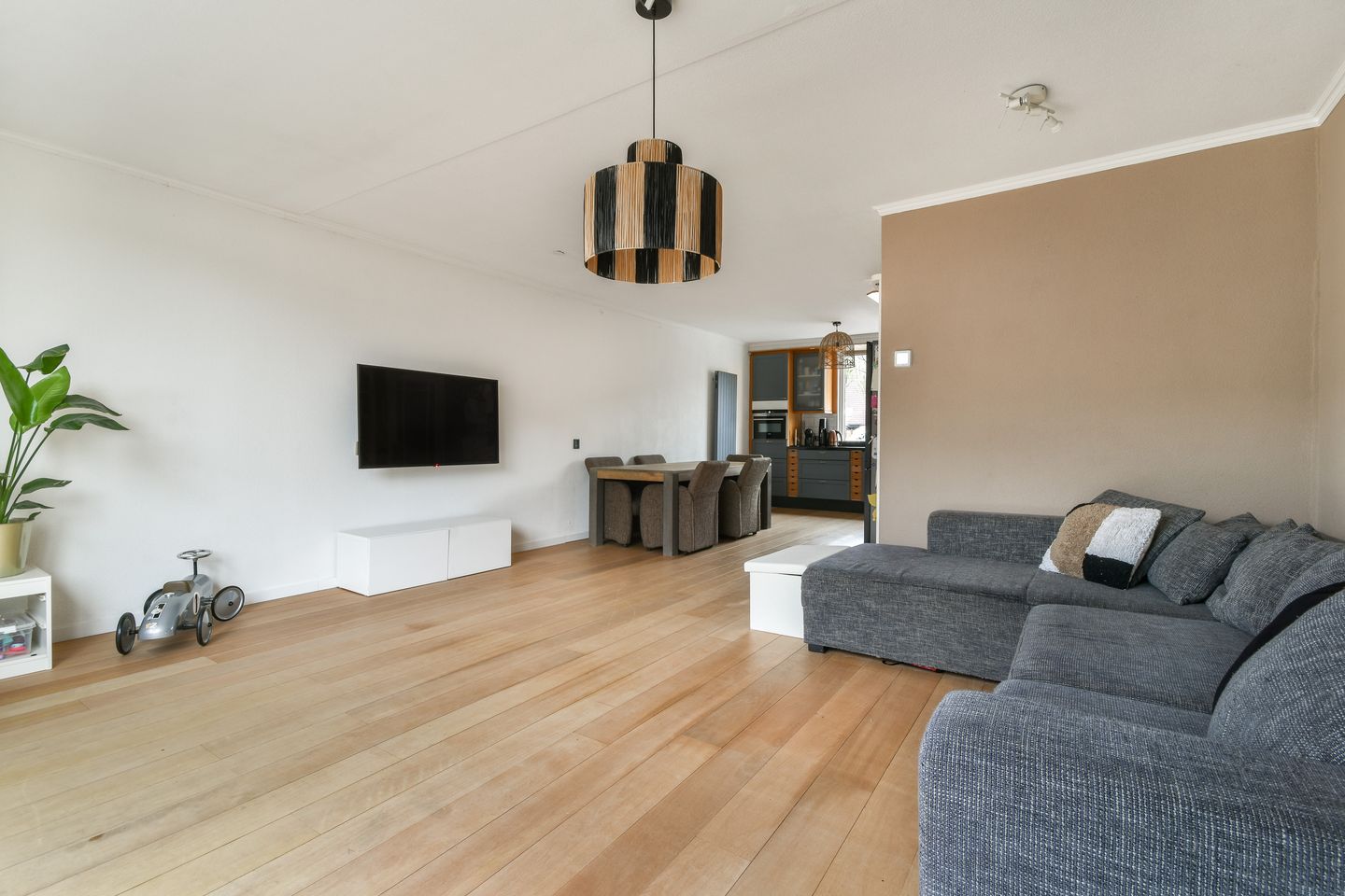 Photo 4 of Haarspitstraat 21