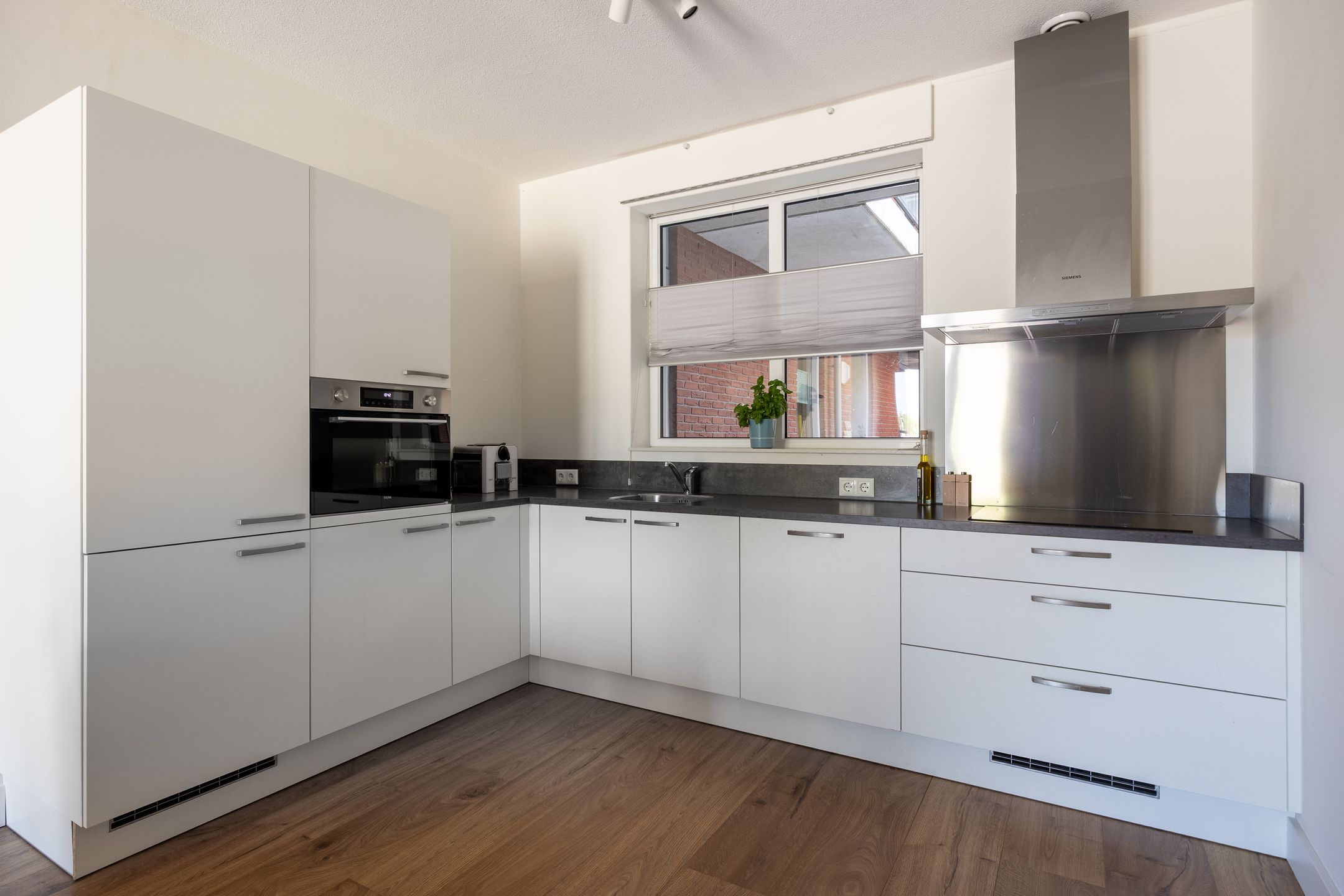 Photo 3 of Europaplein 1054