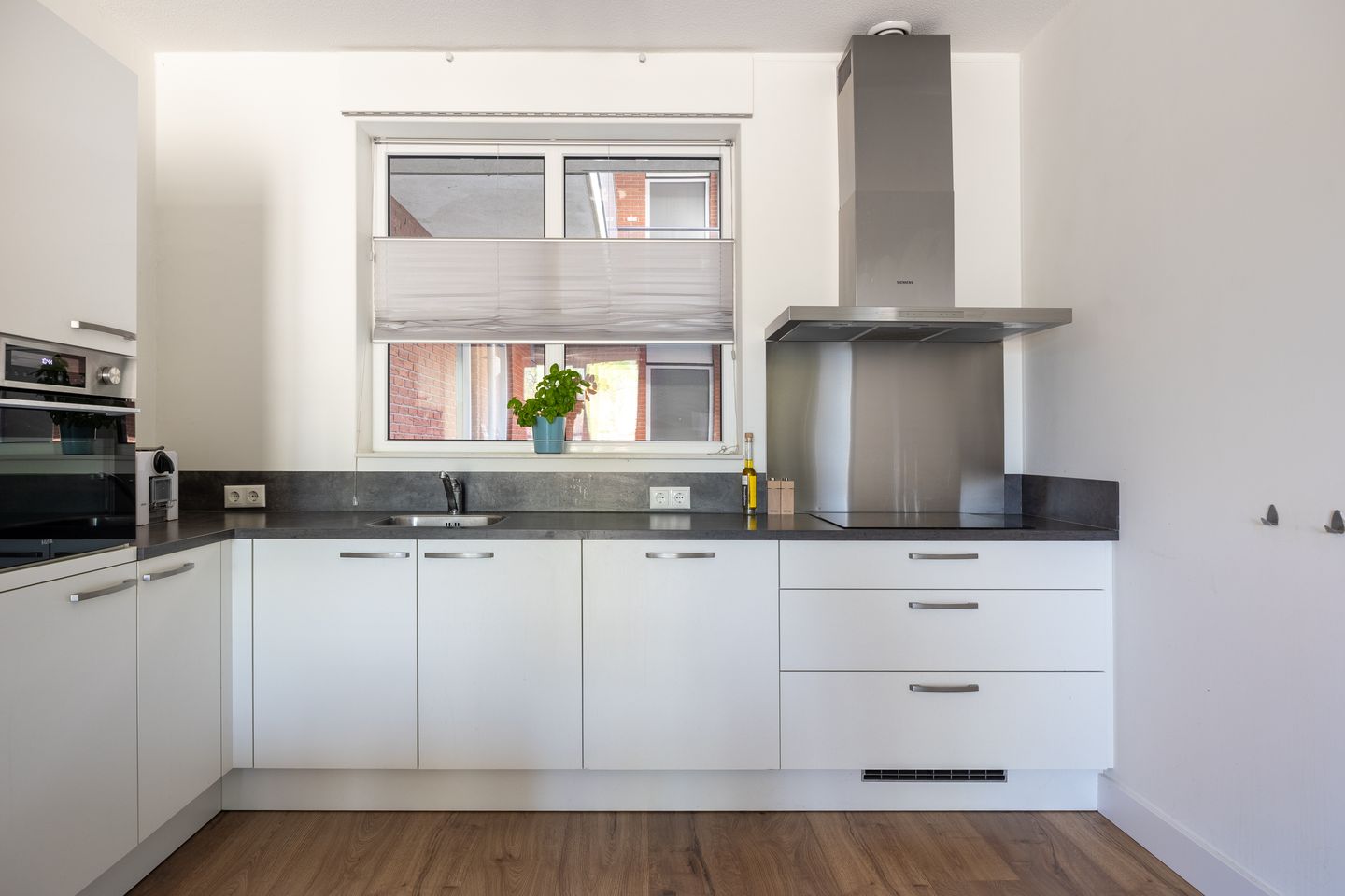 Photo 14 of Europaplein 1054